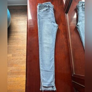 Light Blue Skinny Cropped Fray Jeans